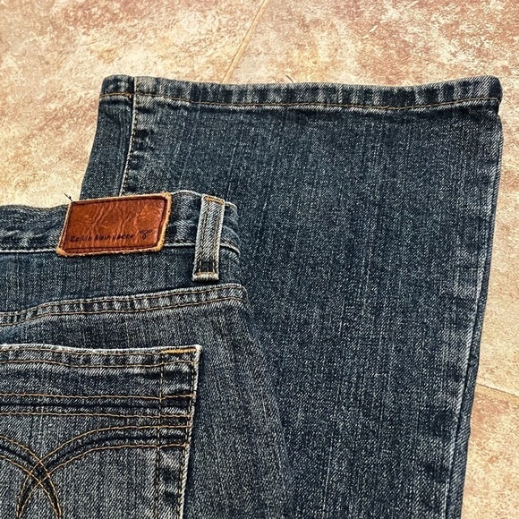 Calvin Klein Jeans Flare Mid Rise Medium Wash Denim Size 2 Blue Stretch - Picture 4 of 10